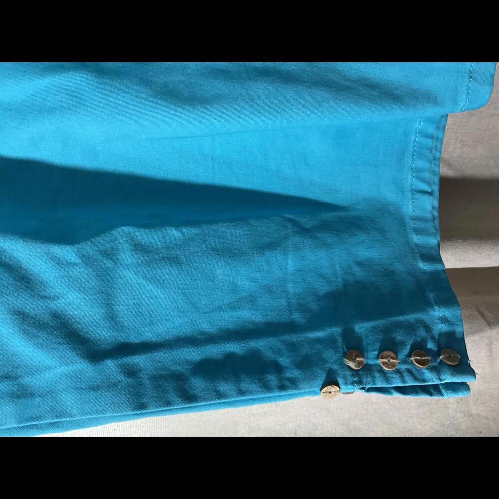 Aqua Ruby Rd. Capris With Button Details Size 16 - image 5